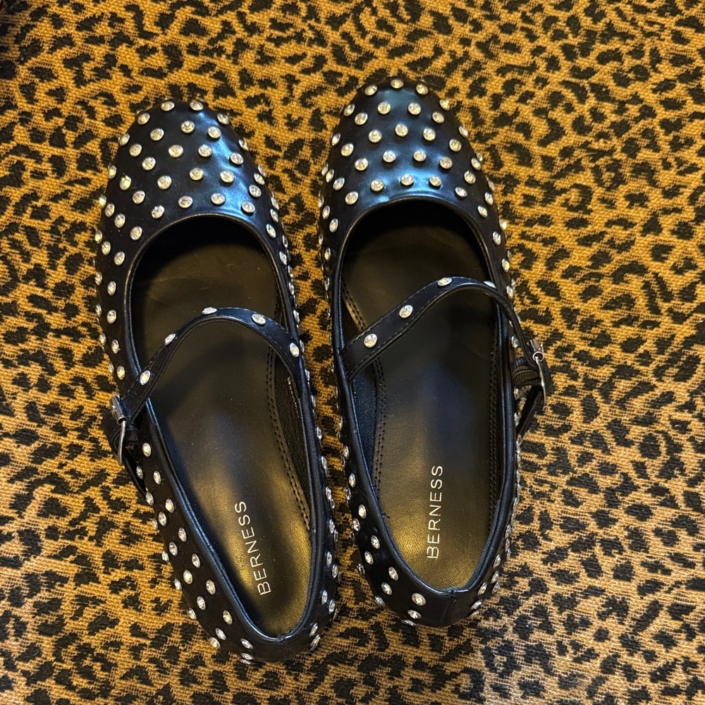 Berness Black Studded Flats